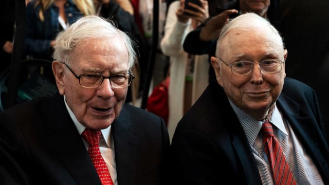 What is Charlie Munger Net Worth?